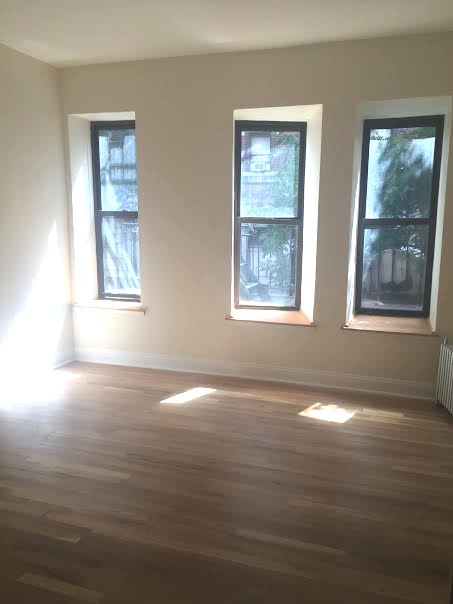 Primary Photo - 231 E 12th St