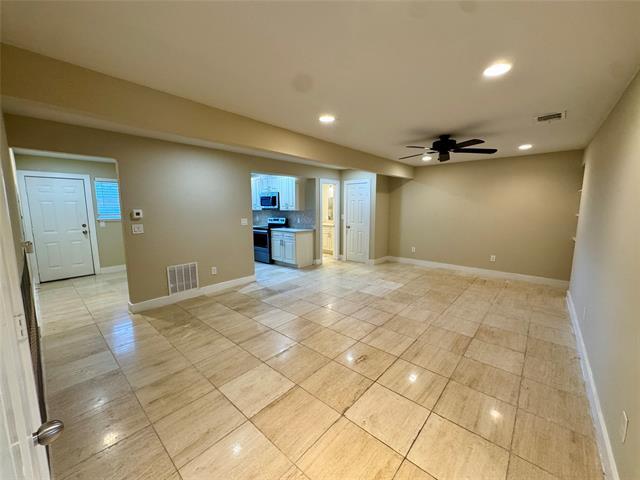 Foto del edificio - 5016 S I-35 Frontage Rd