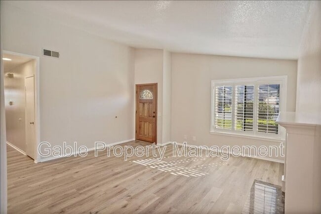 Foto del edificio - 27553 Saffron Ln