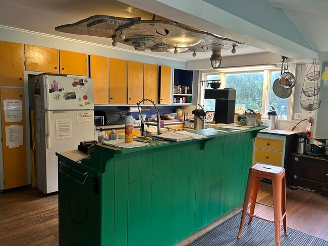 Building Photo - 19 Cary Rd