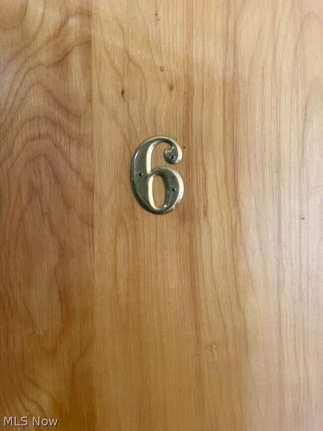 Foto del edificio - 2027 Warrensville Center Rd