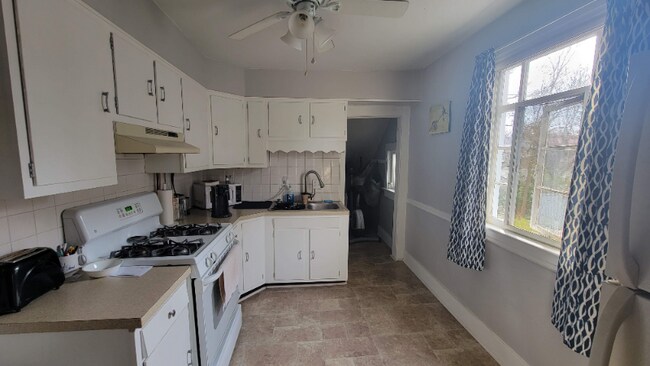 Building Photo - 57 Mayfield Ave