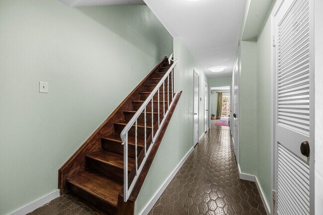 Building Photo - 11515 Burdine St