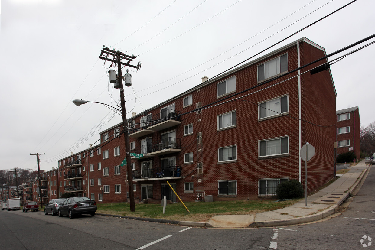 Primary Photo - Hampton East Apartments