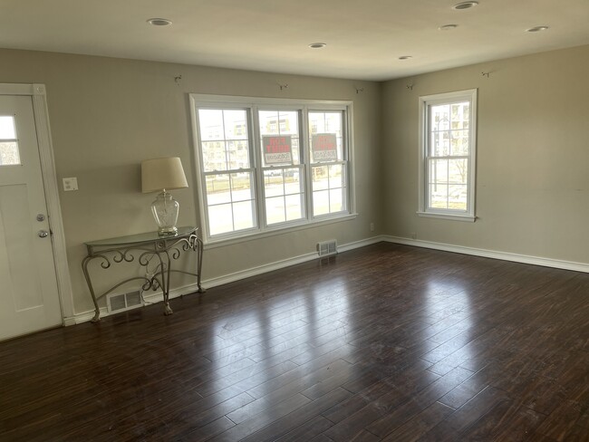 Foto del edificio - 9775 W 143rd St