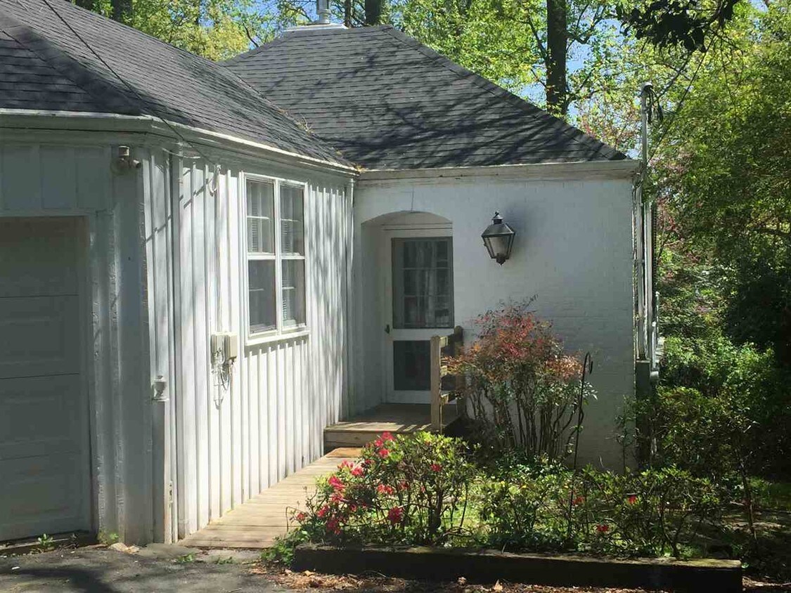 Primary Photo - 1518 Dairy Rd