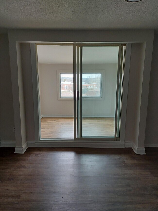 Photo du bâtiment - Spacious 3 bedroom unit