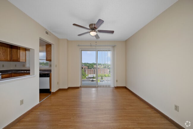 Building Photo - Vantage Pointe West Apartment Homes