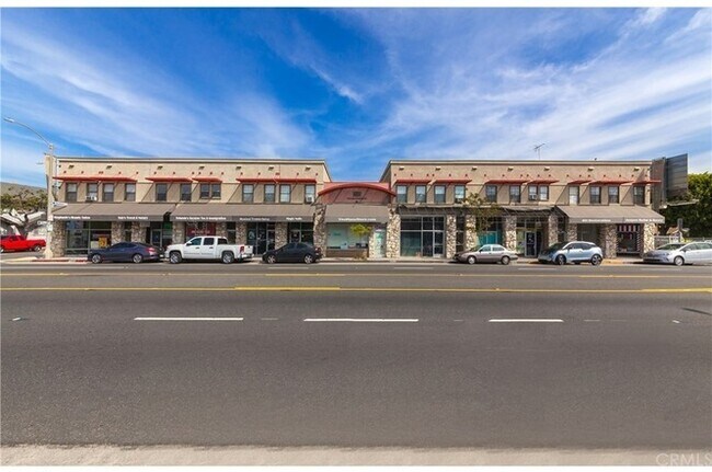 Building Photo - 2303 E 7th St
