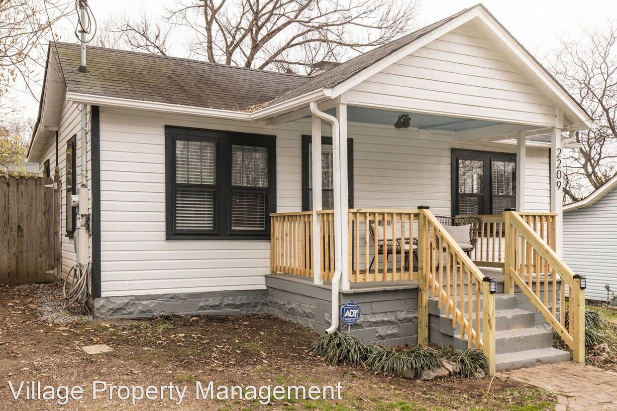 Primary Photo - 2 br, 2 bath House - 2209 Grandview Avenue