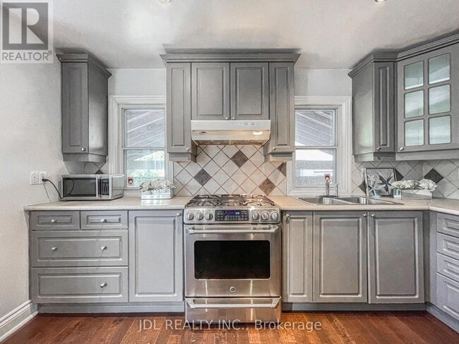 Building Photo - 209 Harlandale Ave