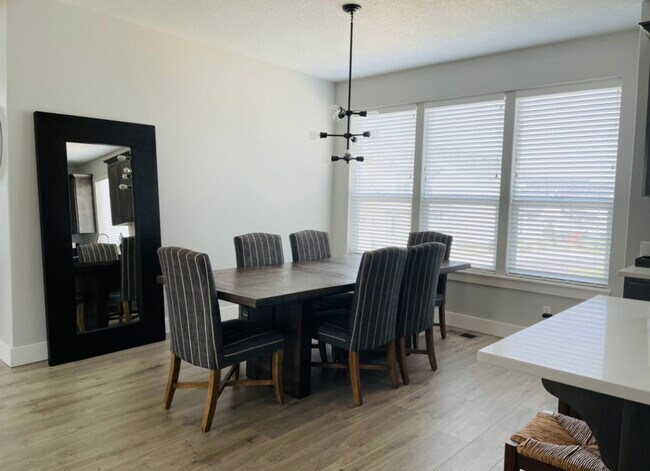 Foto del edificio - 5675 Boundary Dr S