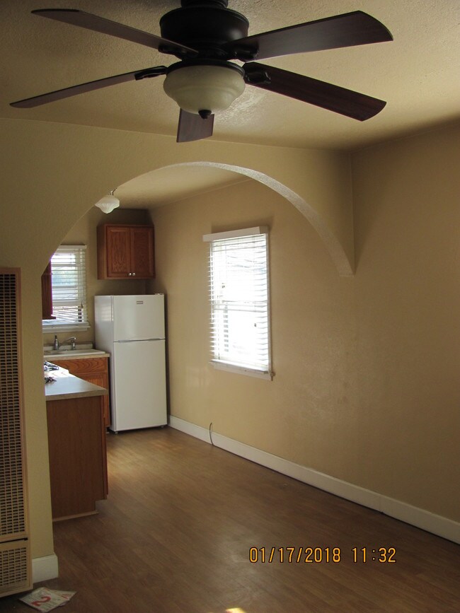 kitchen - 254 Santa Ana Ave