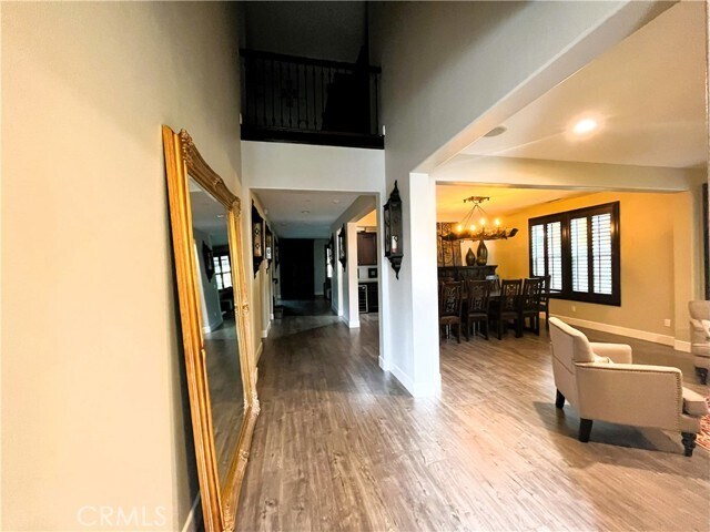 Building Photo - 735 W Aster Pl