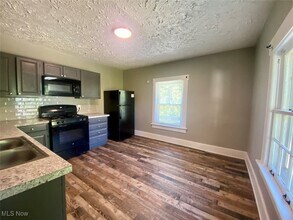 Building Photo - 999 W Exchange St