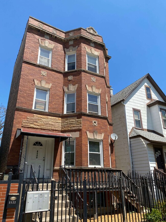 Building Photo - 3120 W Lyndale St