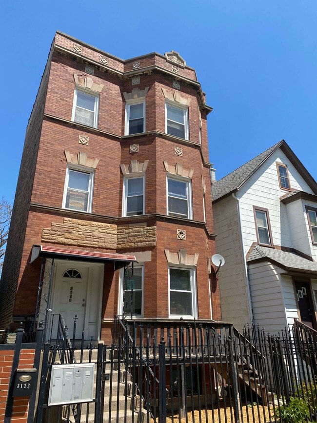 Building Photo - 3120 W Lyndale St