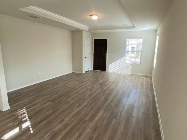 Building Photo - Beautiful House for rent in Crowley!