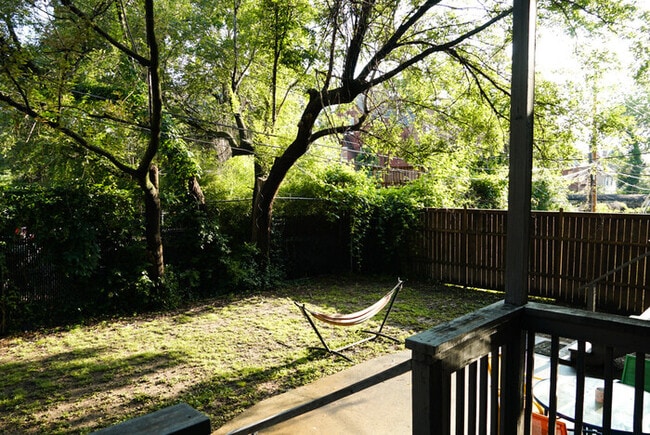 Building Photo - Recently Updated 3Bedroom 2Bath Condo