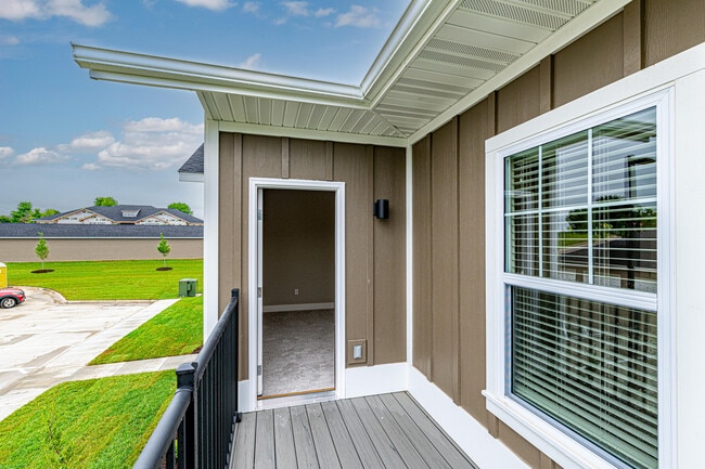 Building Photo - 32 Blue Ridge Rd