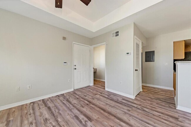 Building Photo - 1185 Villagio Cir