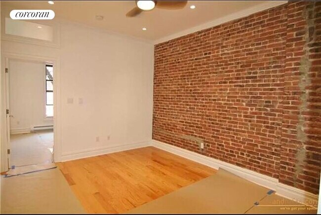 Building Photo - 857 Union St