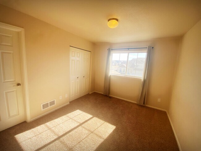 Foto del edificio - Lovely 4 Bedroom, 3.5 Bath, 2 Car Garage H...