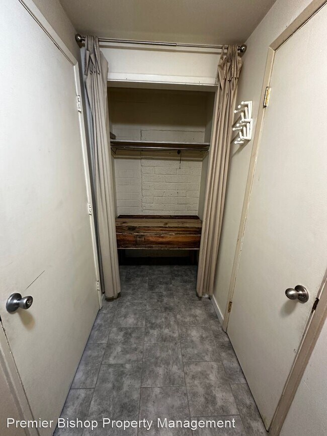 Building Photo - 1 br, 1 bath House - 2304 N Sierra Hwy