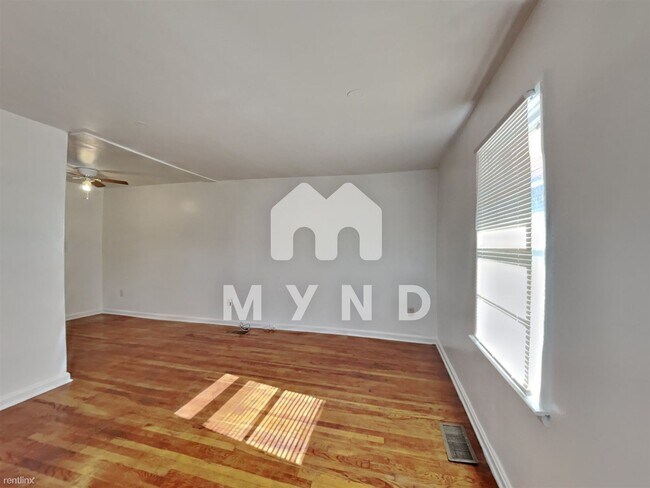 Building Photo - 1 br, 1 bath House - 1879 Chapman Ave