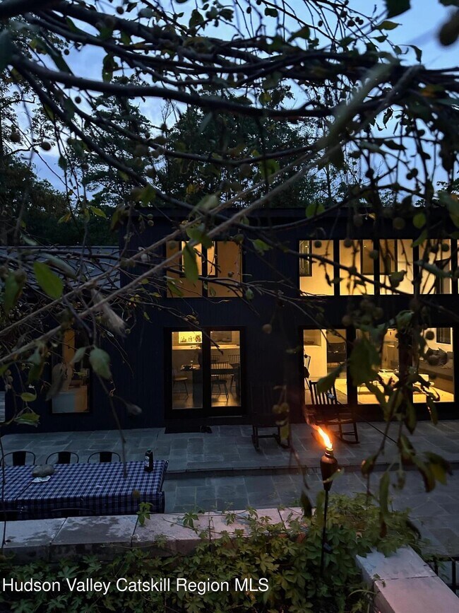 Building Photo - 106 Chestnut Hill Rd