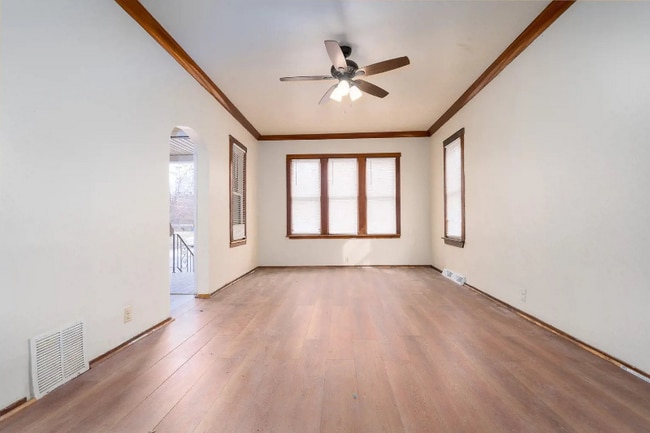 Photo - 321 W 105th St House