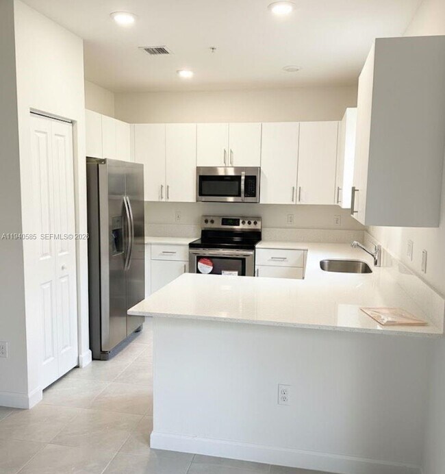 Foto del edificio - 15955 SW 2nd St