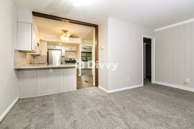 Building Photo - 1532 Southeast Blvd, Salem, OH 44460