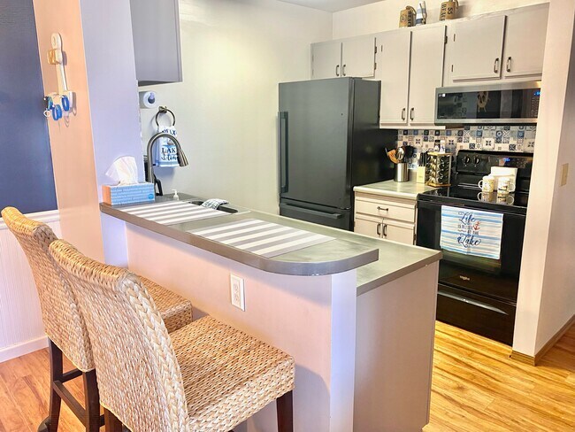 Kitchen - 172 Clinton Reef Dr