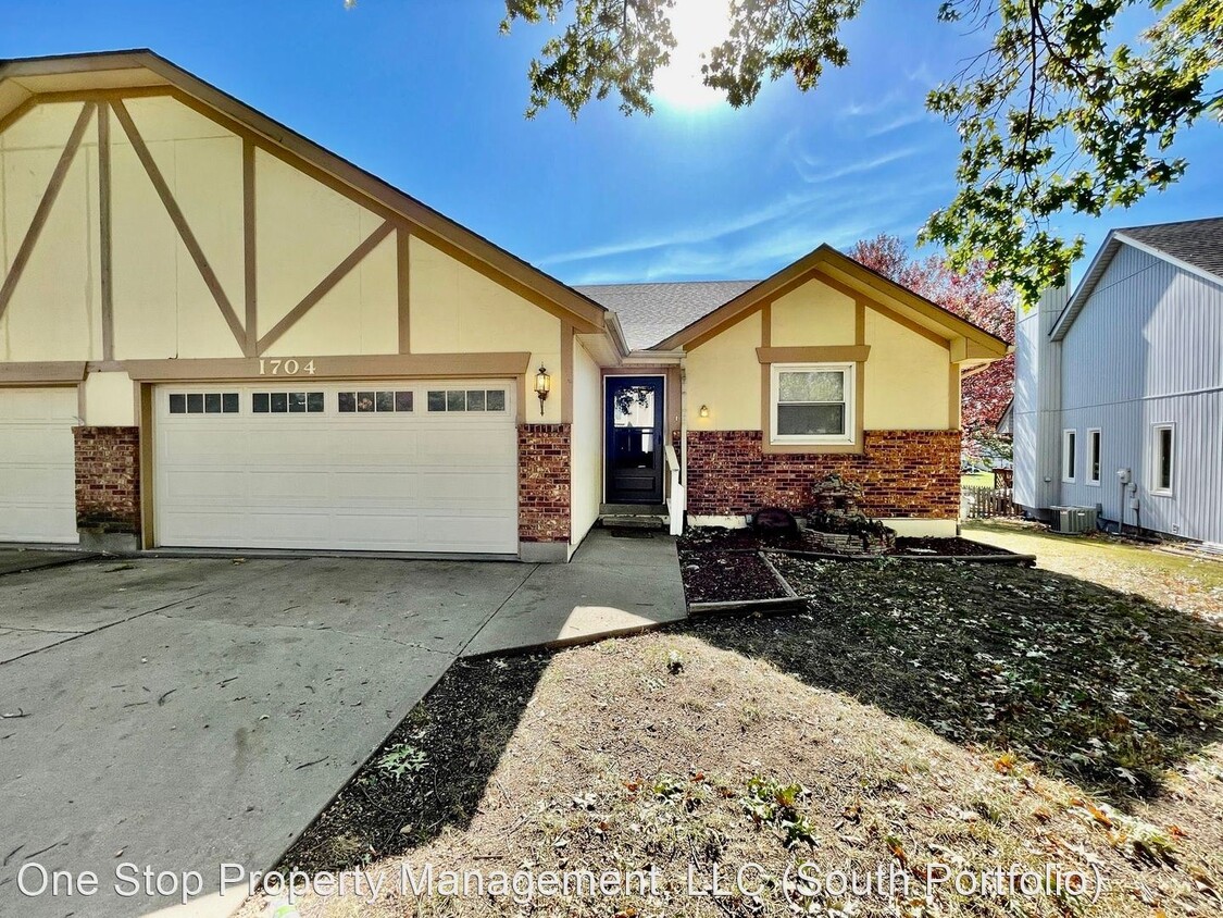 Primary Photo - 5 br, 3 bath House - 1704 NW 9th St