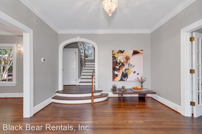 Building Photo - 4 br, 2.5 bath House - 336 Vanderbilt Rd.
