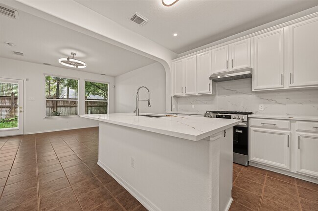 Building Photo - 6118 Breezy Hollow Ln