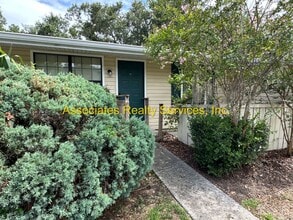 Building Photo - 2490 SW 14th Dr