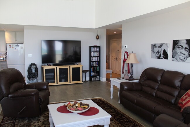 Building Photo - 481 Mariners Way