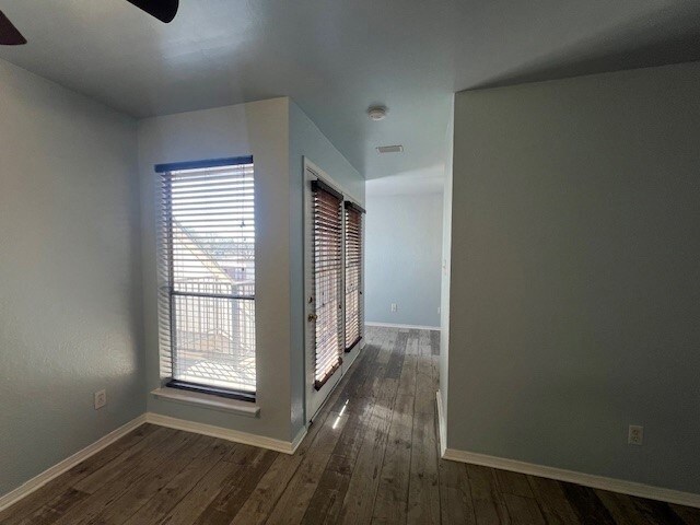 Building Photo - 3125 Sondra Dr