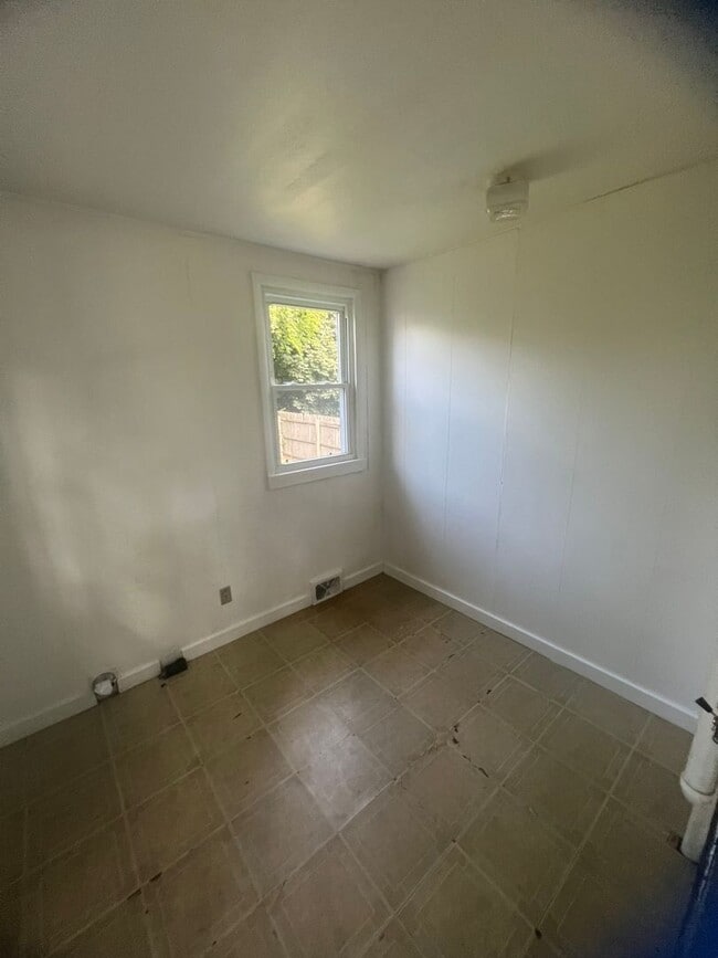 Building Photo - 1410 Lynn St