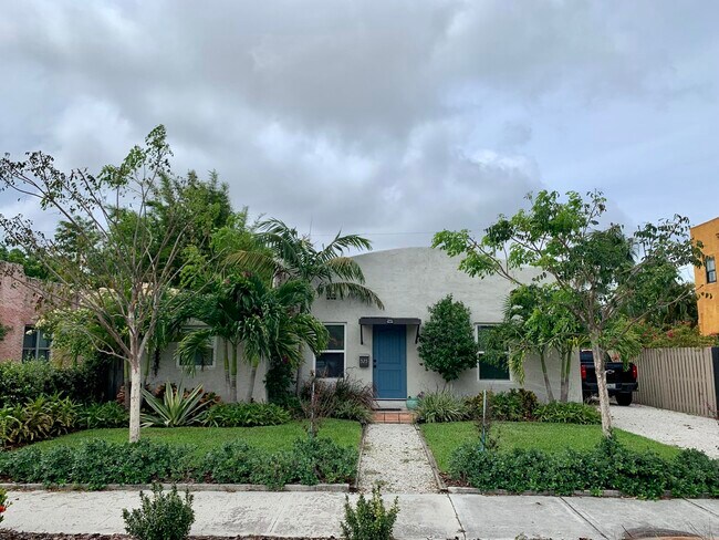 Building Photo - 525 El Vedado