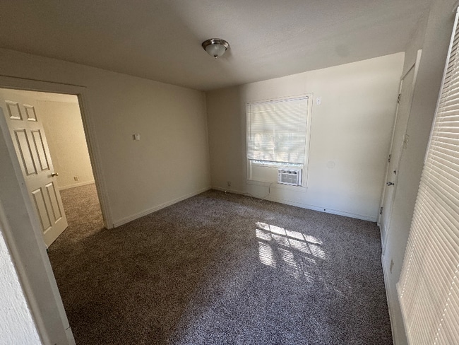 Building Photo - 300 Delmar Ct