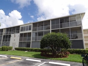 Building Photo - 77 Preston Way