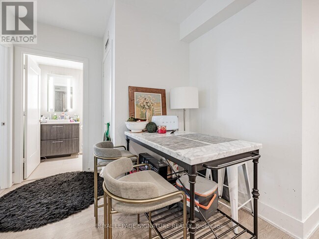 Building Photo - 480 Front St W