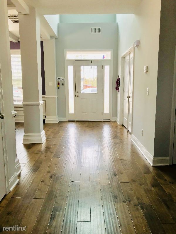 Building Photo - 310 Bear Run
