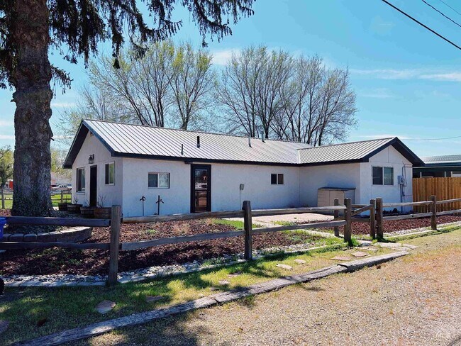 Foto del edificio - 800 S 3rd W St