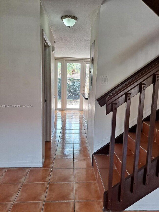 Foto del edificio - 632 SW 107th Ave