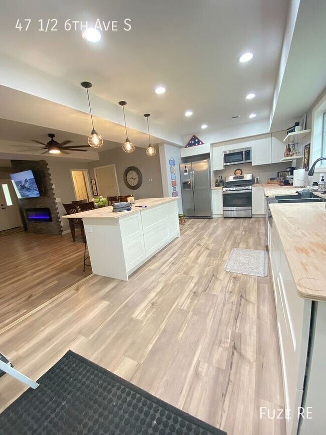 Foto del edificio - 47 1/2 6th Ave S-