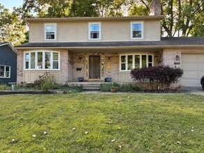 Building Photo - 1424 Dicken Dr
